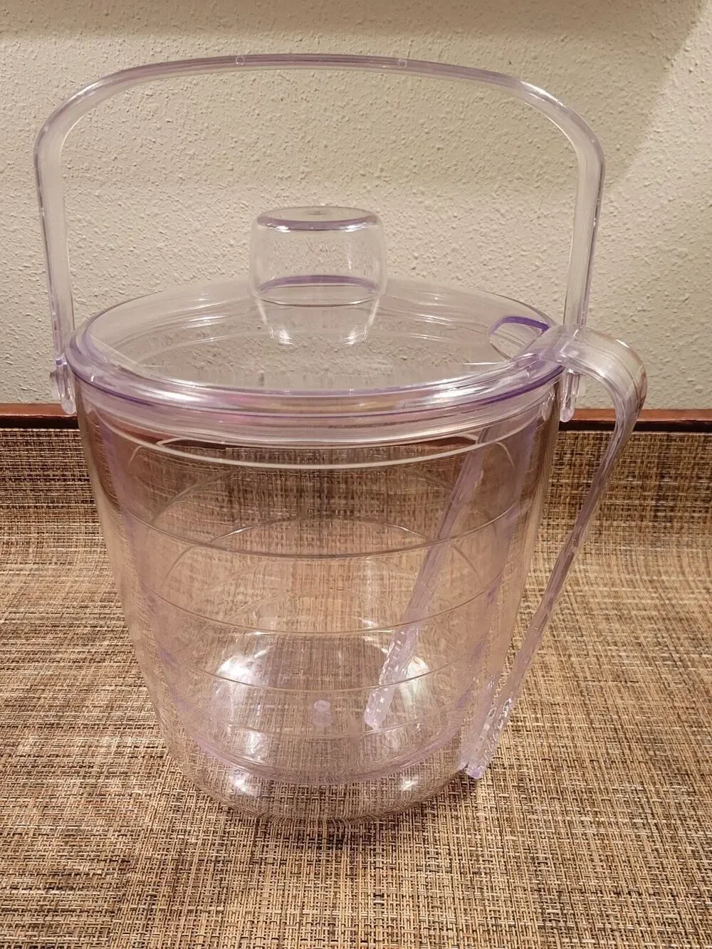 TERVIS Ice Bucket 2.5 qt Clear with Tongs and Handle